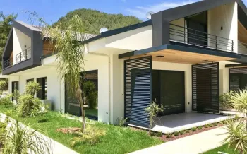 Butik Kompleks İçinde Güzel Modern Göcek Evi